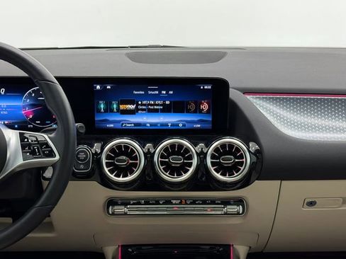 Certified 2025 Mercedes-Benz GLA 250 image 4