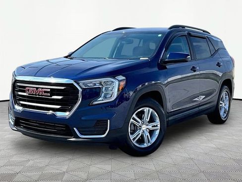 Used 2022 GMC Terrain SLE w/ Driver Convenience Package FWD image 3