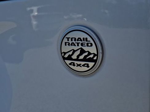 Certified 2022 Jeep Gladiator Overland w/ Popular Equipment Package AWD/4WD image 30