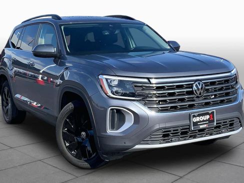 Used 2024 Volkswagen Atlas SE AWD/4WD image 3