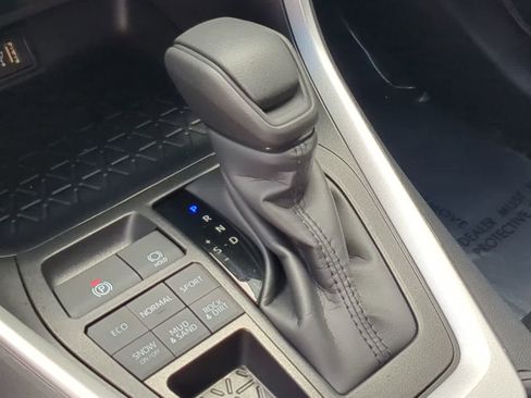 Used 2025 Toyota RAV4 LE image 31
