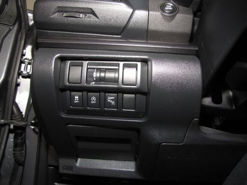 Used 2022 Subaru Crosstrek 2.5i Sport w/ Moonroof Package AWD/4WD image 9