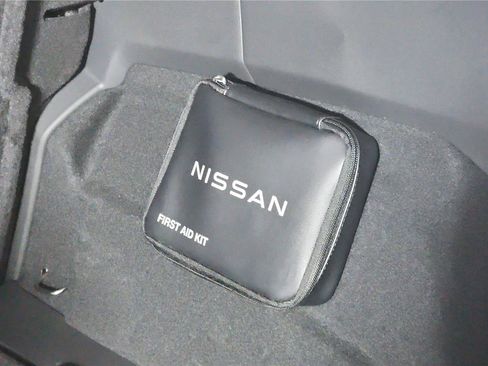 Used 2023 Nissan Rogue SV FWD image 17