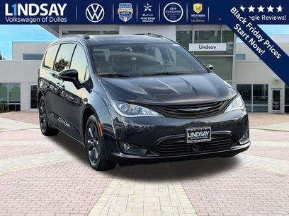 Used 2019 Chrysler Pacifica Limited w/ Advanced Safetytec Group