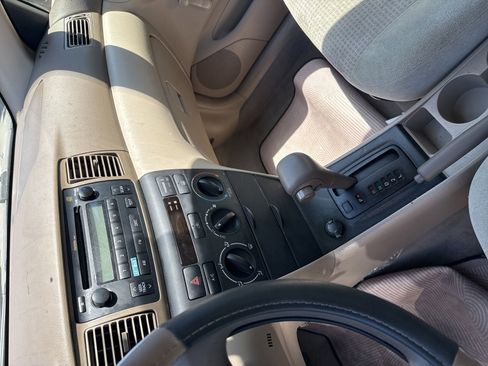 Used 2006 Toyota Corolla CE FWD image 14