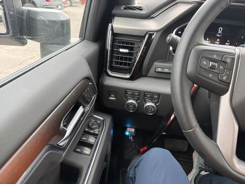 Used 2025 GMC Sierra 2500 Denali w/ Denali Reserve Package image 15