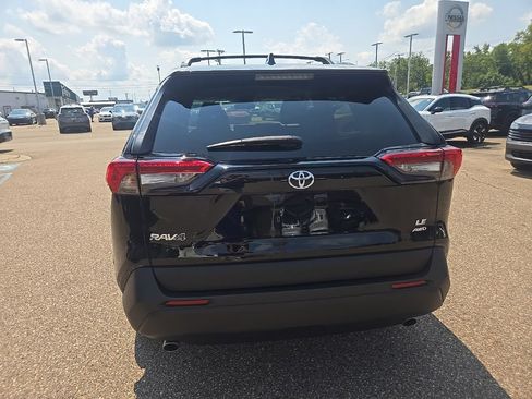 Used 2020 Toyota RAV4 LE w/ All Weather Liner Package AWD/4WD image 7