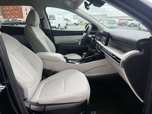 Used 2025 Hyundai Tucson SEL FWD image 3