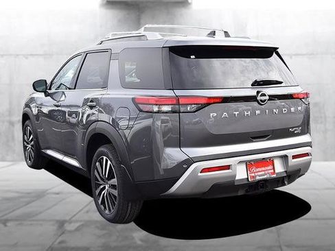 New 2025 Nissan Pathfinder Platinum image 7