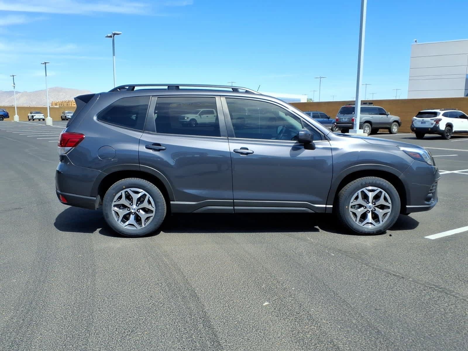 Used 2024 Subaru Forester Premium AWD/4WD image 3