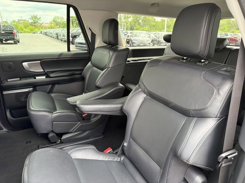 Used 2025 Ford Expedition Max Platinum w/ Driver's Package AWD/4WD image 13