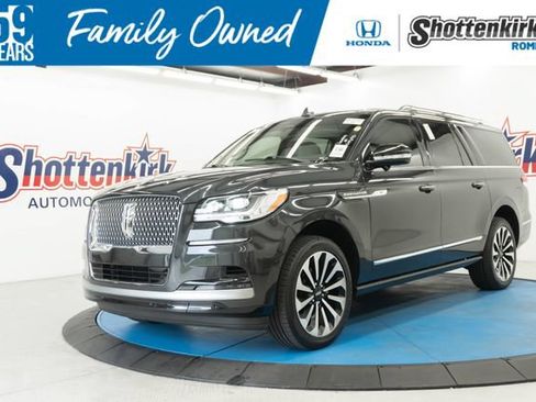 Used 2023 Lincoln Navigator L Reserve AWD/4WD image 1