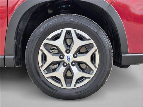 Used 2023 Subaru Forester Premium AWD/4WD image 8