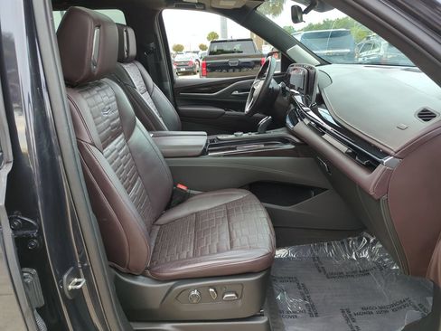 Used 2023 Cadillac Escalade Premium Luxury Platinum AWD/4WD image 25