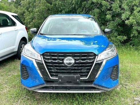 Used 2024 Nissan Kicks S FWD image 2