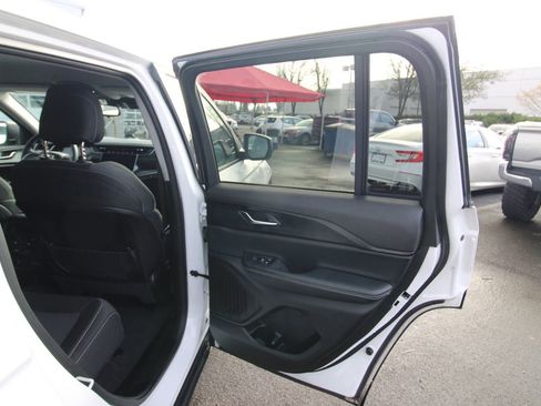 Used 2023 Jeep Grand Cherokee Laredo w/ Luxury Tech Group I AWD/4WD image 22