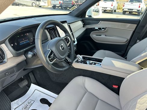 Used 2026 Volvo XC90 B5 Plus w/ Protection Package image 24