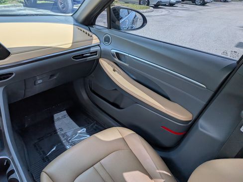 Used 2023 Hyundai Sonata Limited FWD image 16