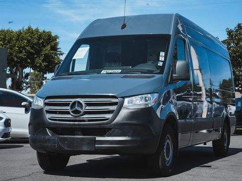 Used 2019 Mercedes-Benz Sprinter 170 image 2