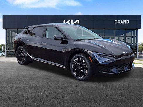 New 2025 Kia EV6 Wind image 2