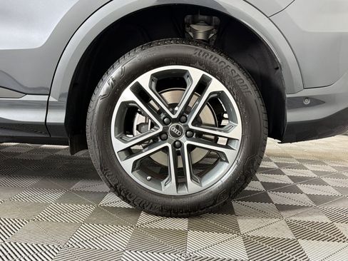 Certified 2025 Audi Q5 Premium w/ Convenience Package AWD/4WD image 10