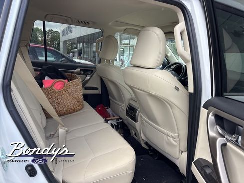 Used 2021 Lexus GX 460 Premium w/ Premium Package image 4