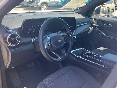 Used 2025 Chevrolet Equinox LT image 13