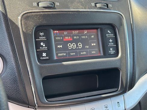 Used 2020 Dodge Journey SE w/ Blacktop Package FWD image 4