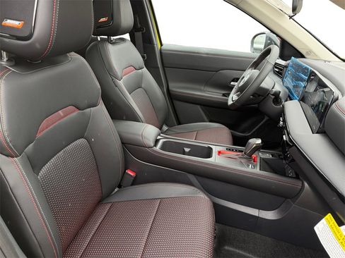 New 2026 Nissan Kicks SR w/ SR Premium Package image 15