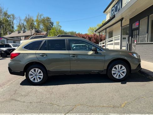 Used 2019 Subaru Outback 2.5i Premium image 8