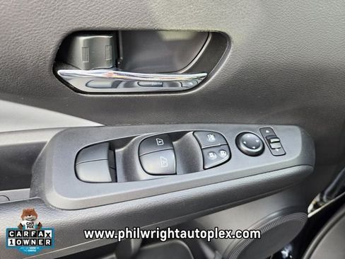 Used 2023 Nissan Kicks SR w/ SR Premium Package FWD image 29
