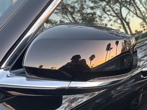 Used 2022 Jeep Grand Cherokee Overland w/ Luxury Tech Group IV image 16