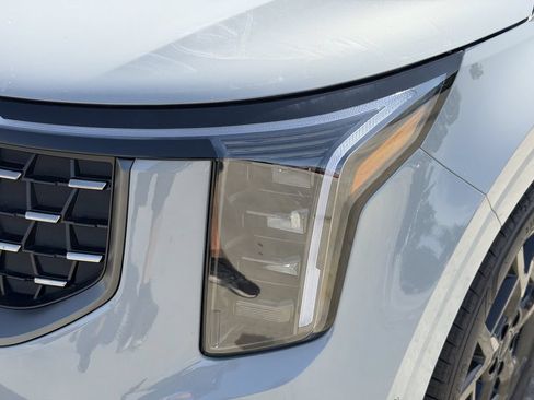 New 2026 Kia Carnival SX w/ SX Dark Edition Package FWD image 10