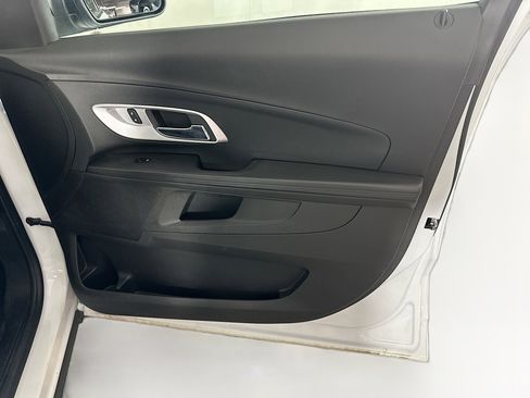 Used 2017 Chevrolet Equinox LT w/ Convenience Package FWD image 30