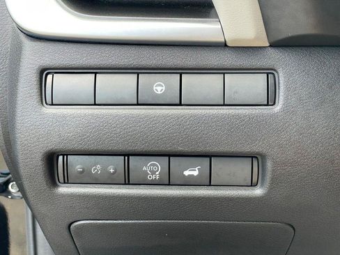 Certified 2024 Nissan Rogue SV w/ SV Premium Package AWD/4WD image 18