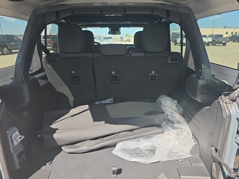 Used 2024 Jeep Wrangler Unlimited AWD/4WD image 5