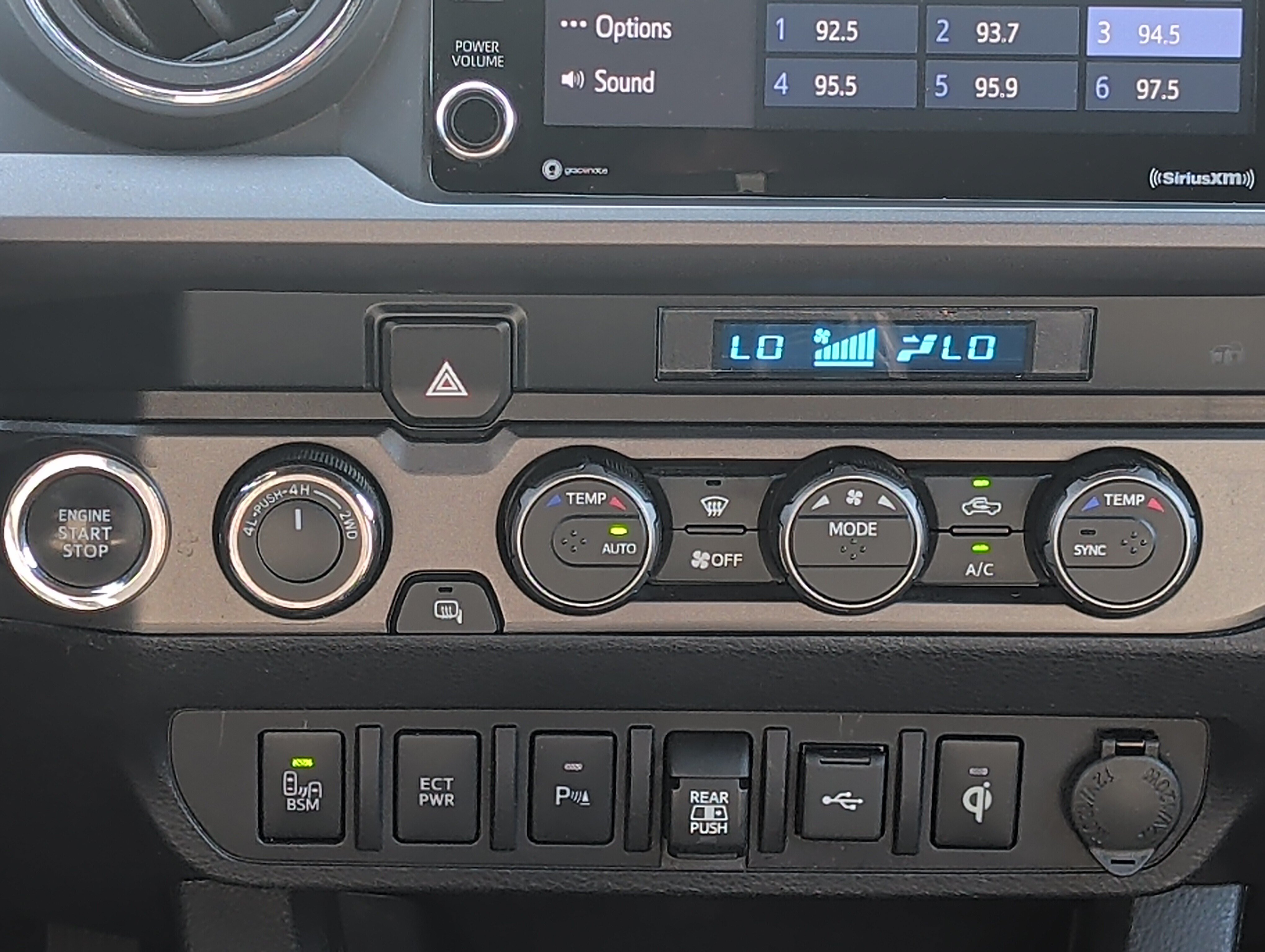 Used 2022 Toyota Tacoma TRD Off-Road w/ Technology Package AWD/4WD image 25