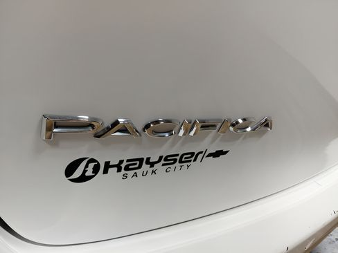 Used 2025 Chrysler Pacifica Select FWD image 16
