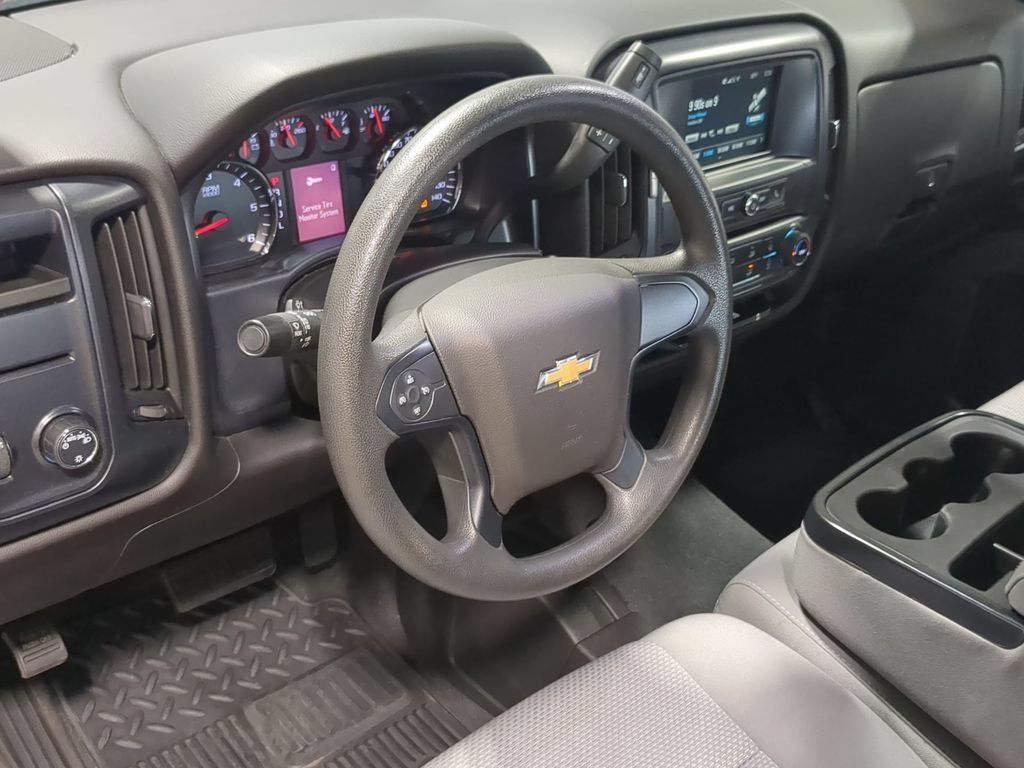 Used 2019 Chevrolet Silverado 1500 Custom w/ Custom Convenience Package AWD/4WD image 12