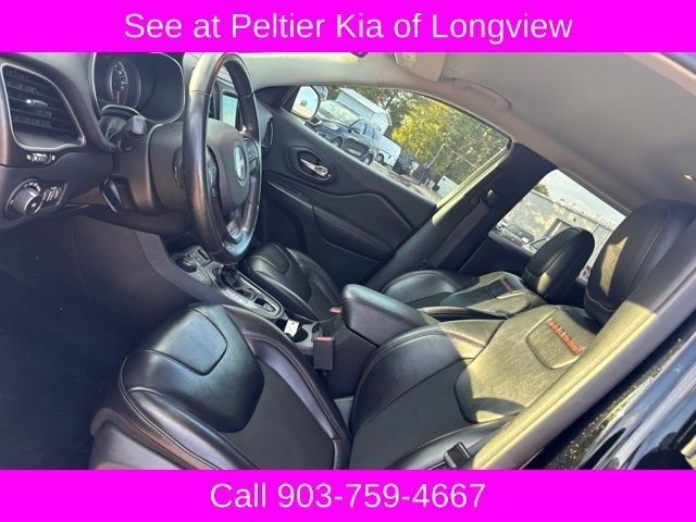 Used 2020 Jeep Cherokee Trailhawk w/ Cold Weather Group AWD/4WD image 13