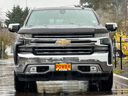 Used 2020 Chevrolet Silverado 1500 LTZ w/ LTZ Premium Package image 9