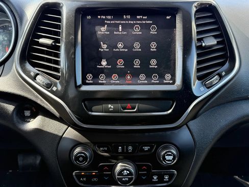 Used 2019 Jeep Cherokee Limited w/ Trailer Tow Group AWD/4WD image 26