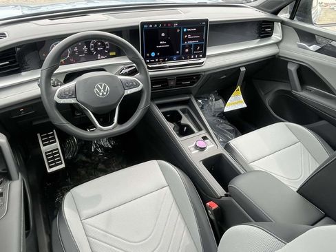 New 2026 Volkswagen Tiguan SE R-Line AWD/4WD image 10