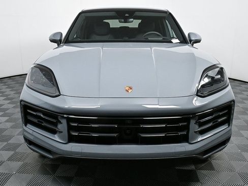 Certified 2025 Porsche Cayenne Coupe image 36