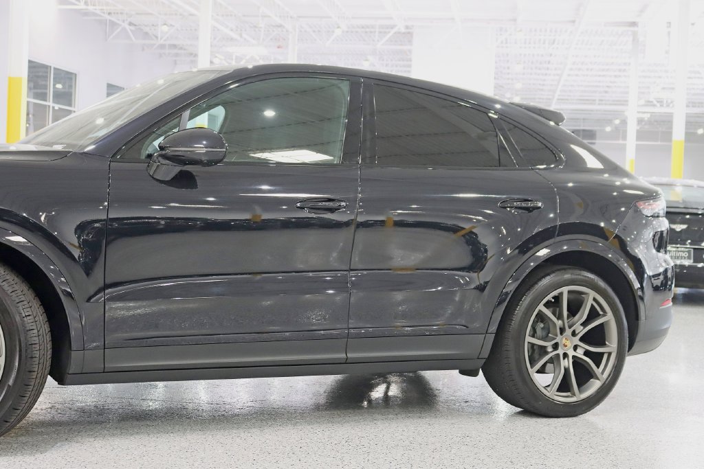 Used 2022 Porsche Cayenne S AWD/4WD image 3