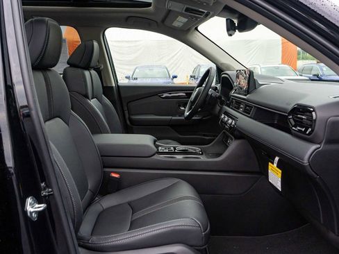 New 2025 Honda Pilot Touring image 17
