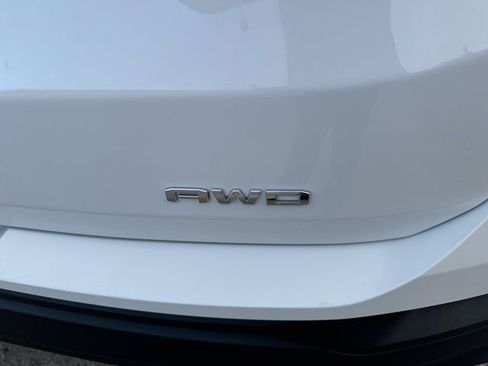 Used 2024 GMC Terrain SLE image 14