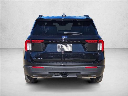New 2026 Ford Explorer Active RWD image 8