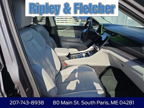 Used 2021 Jeep Grand Cherokee L Overland w/ Luxury Tech Group IV AWD/4WD image 14
