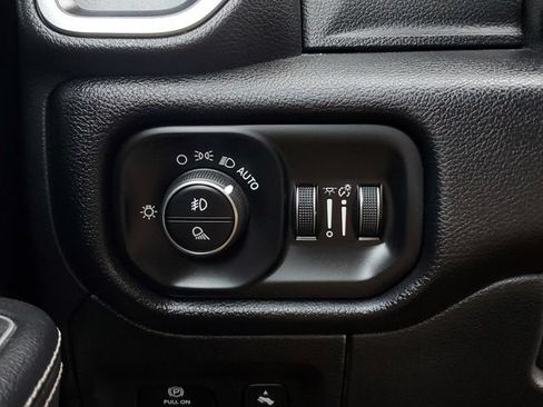 Certified 2022 RAM 1500 Laramie RWD image 36